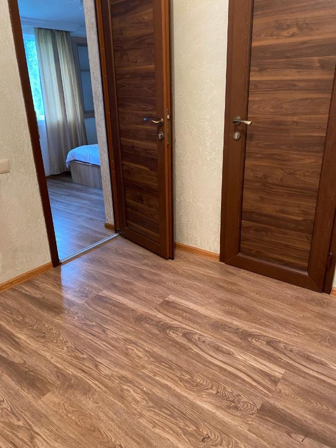 Holiday House Chkonia Hotel Батуми Екстериор снимка