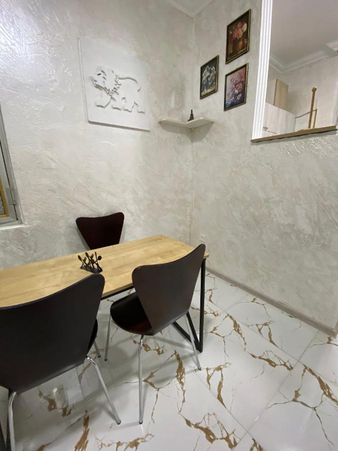 Holiday House Chkonia Hotel Батуми Екстериор снимка