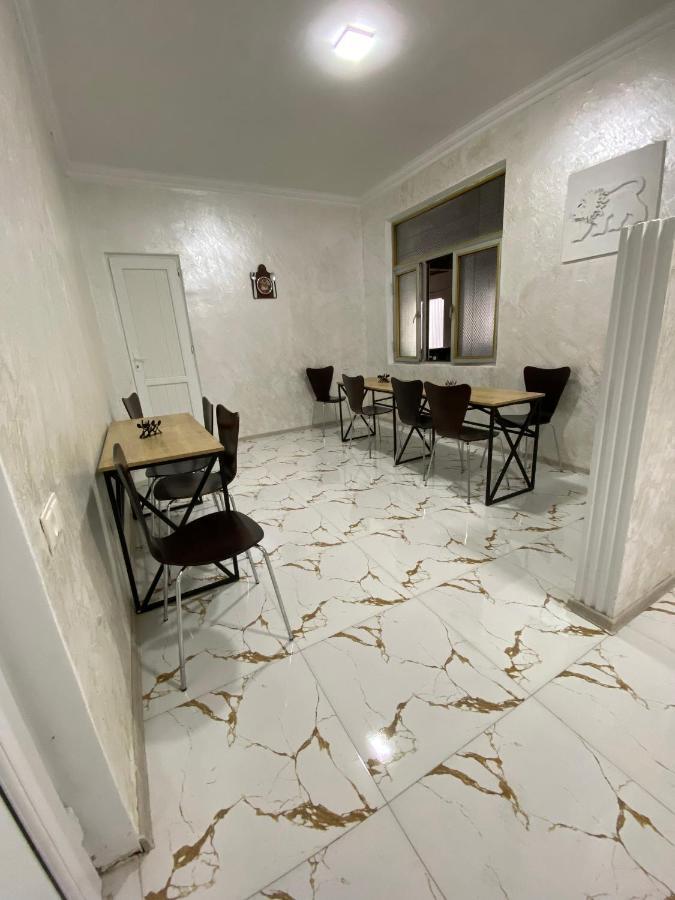 Holiday House Chkonia Hotel Батуми Екстериор снимка