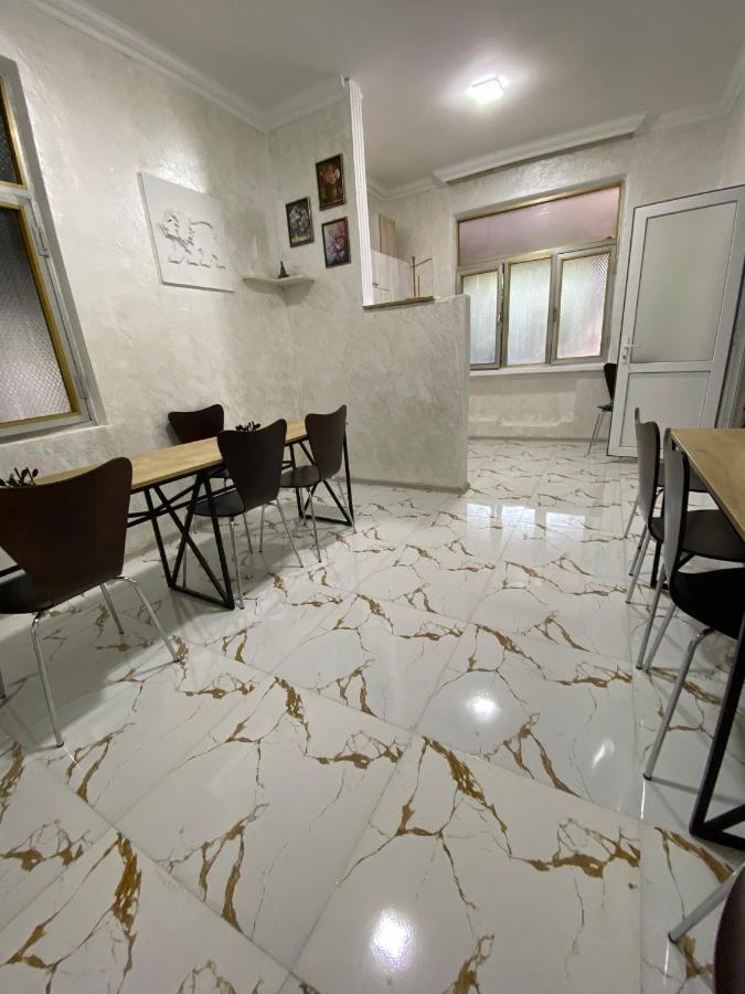 Holiday House Chkonia Hotel Батуми Екстериор снимка