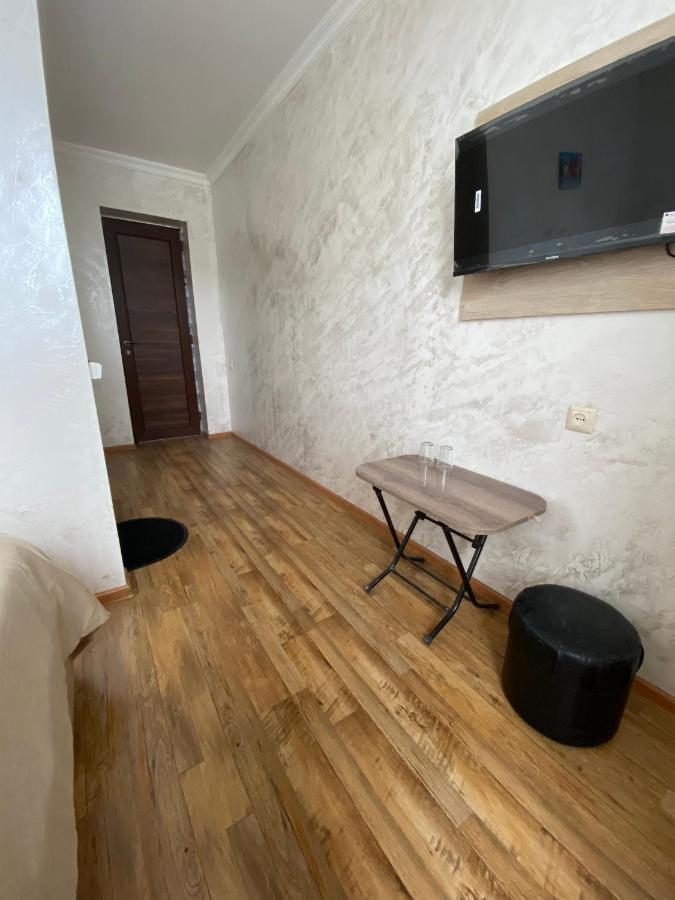 Holiday House Chkonia Hotel Батуми Екстериор снимка