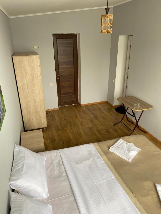 Holiday House Chkonia Hotel Батуми Екстериор снимка