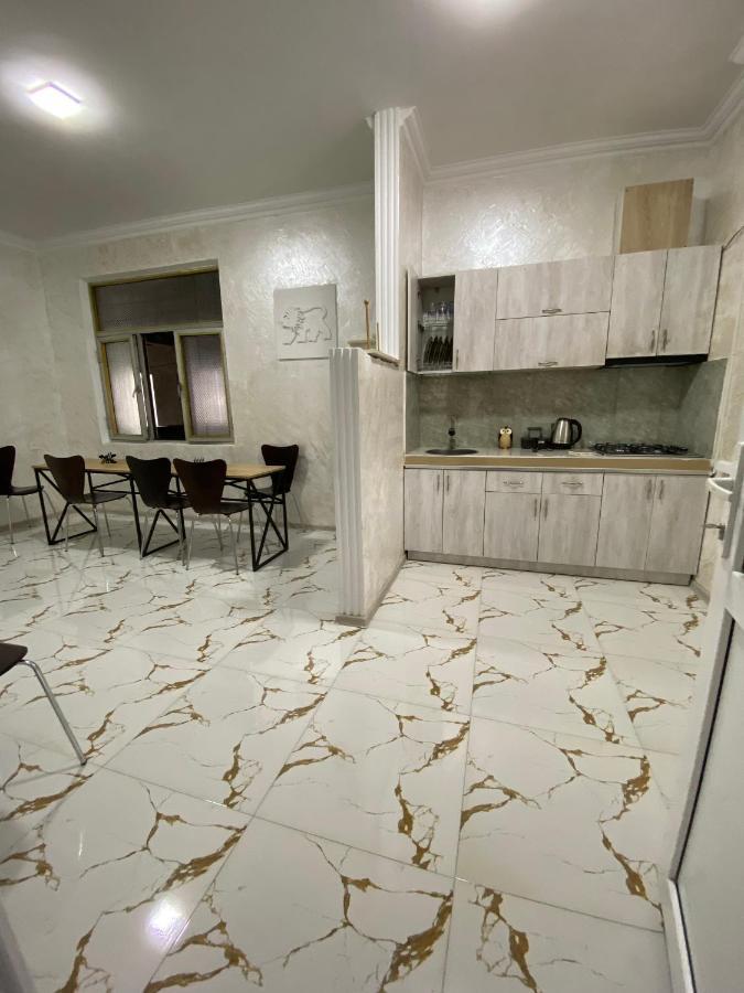 Holiday House Chkonia Hotel Батуми Екстериор снимка