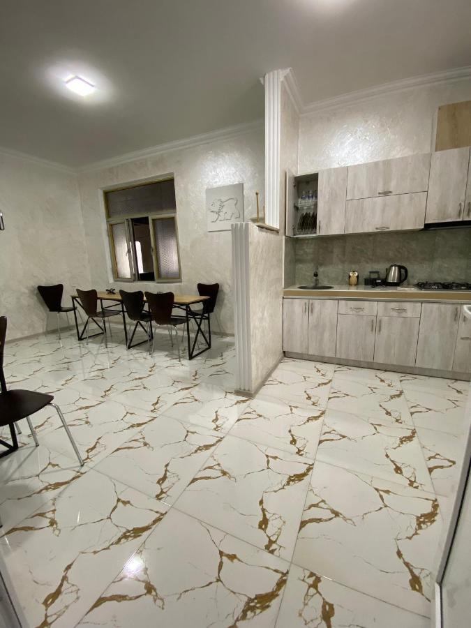 Holiday House Chkonia Hotel Батуми Екстериор снимка