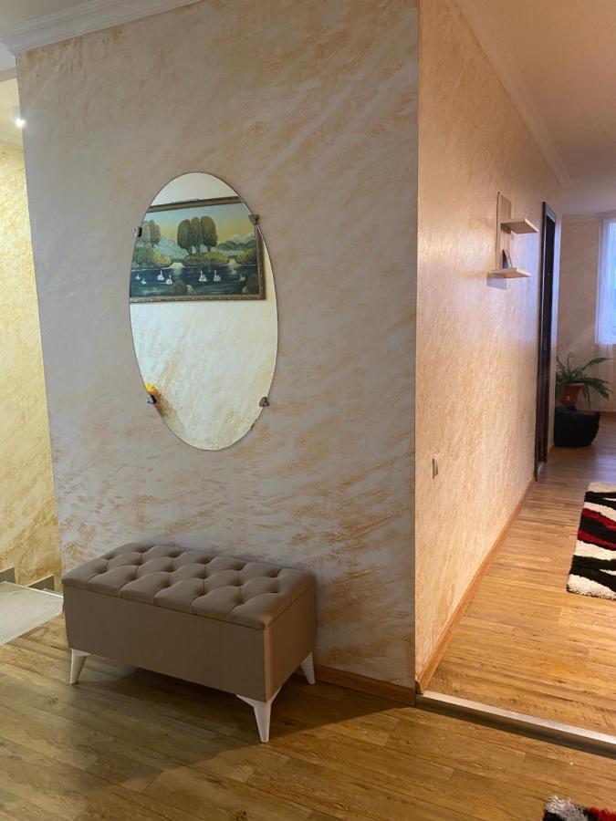 Holiday House Chkonia Hotel Батуми Екстериор снимка