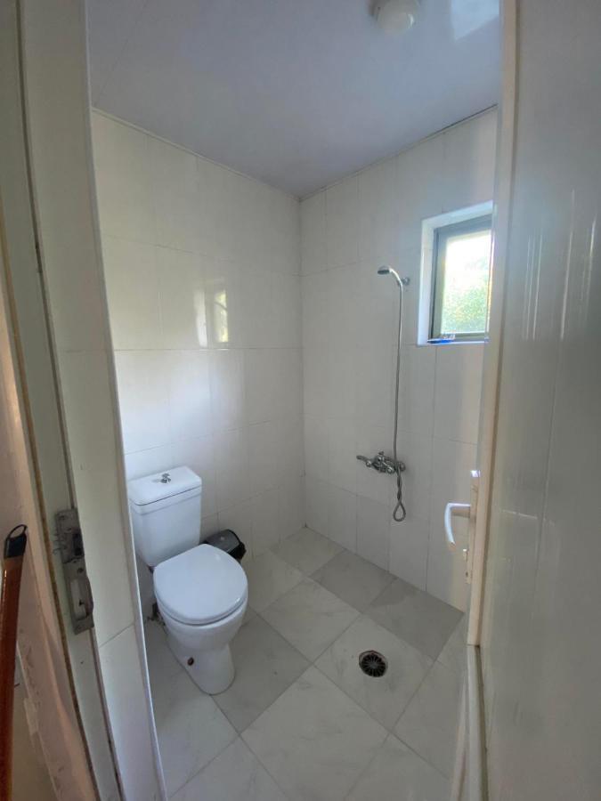 Holiday House Chkonia Hotel Батуми Екстериор снимка
